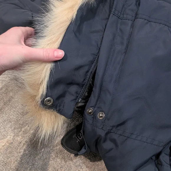 EUC Pajar Girls Navy Puffer Coat with Faux Fur Hood - Picture 7 of 10